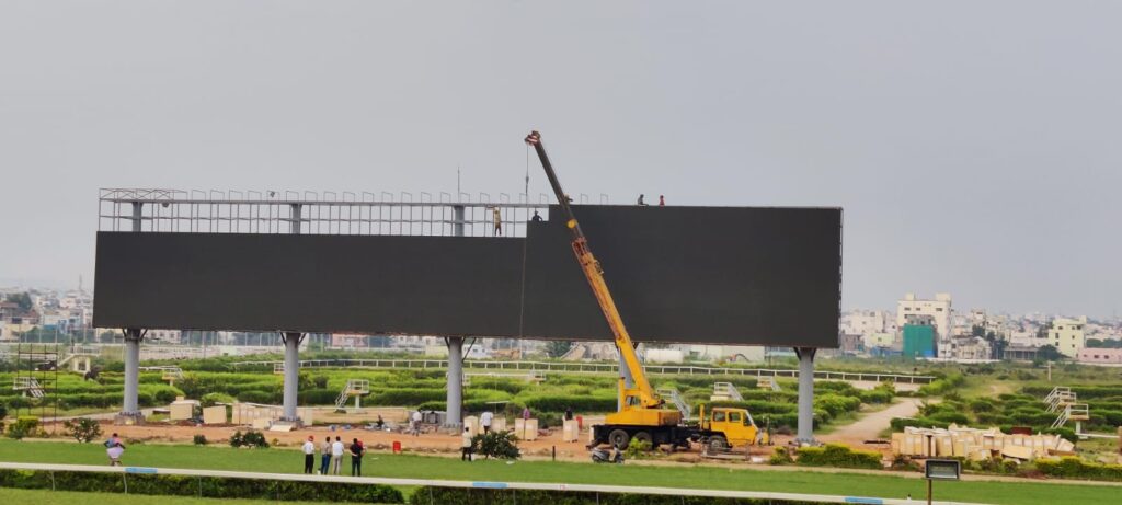INDIAS LARGEST LED DISPLAY, HYDERABAD (2)